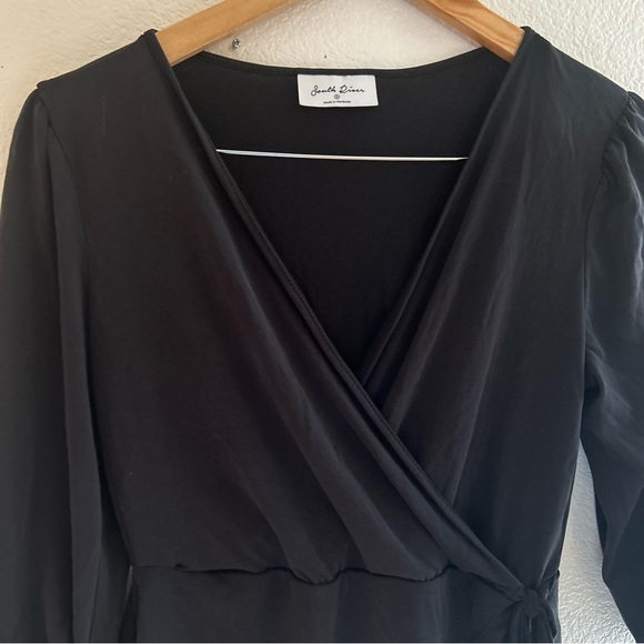 South River | Black Peplum Blouse - Picture 2 of 12